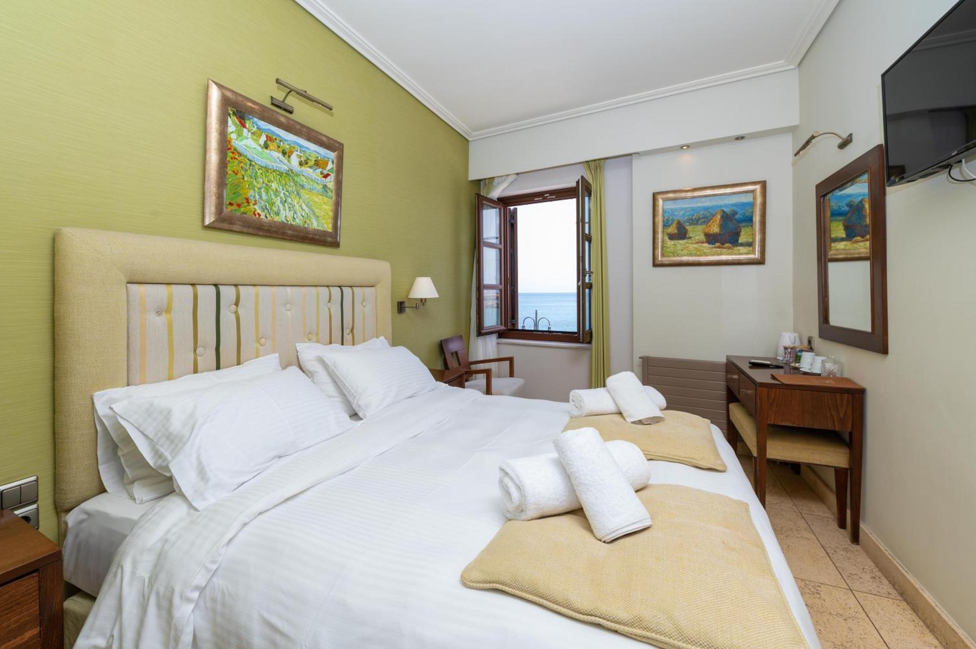 Hotel La Boheme à Gythio Extérieur photo