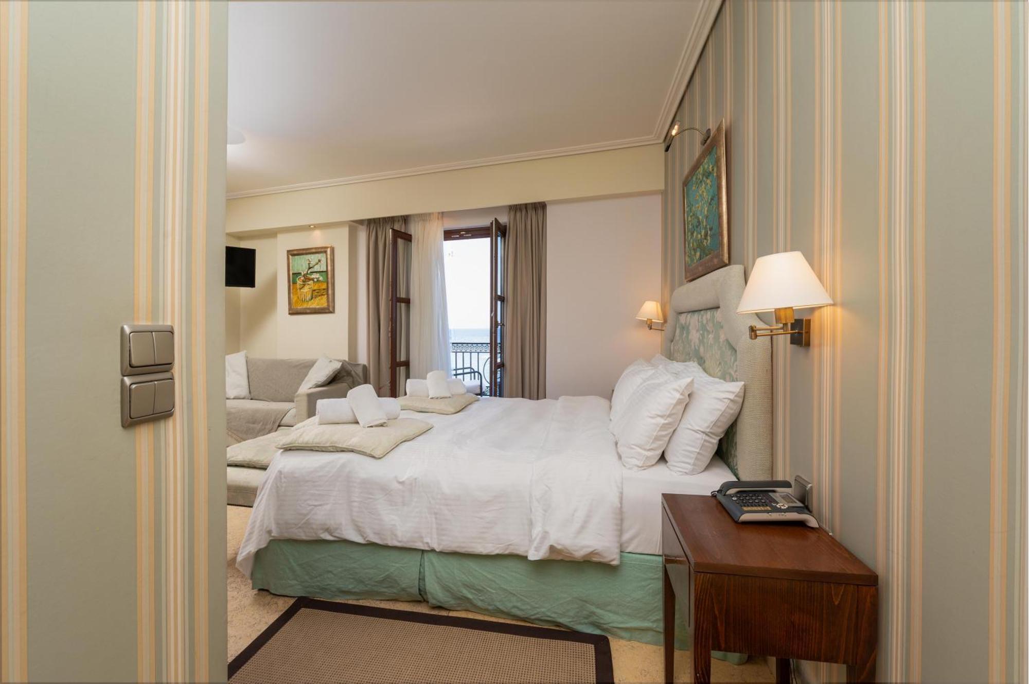 Hotel La Boheme à Gythio Extérieur photo