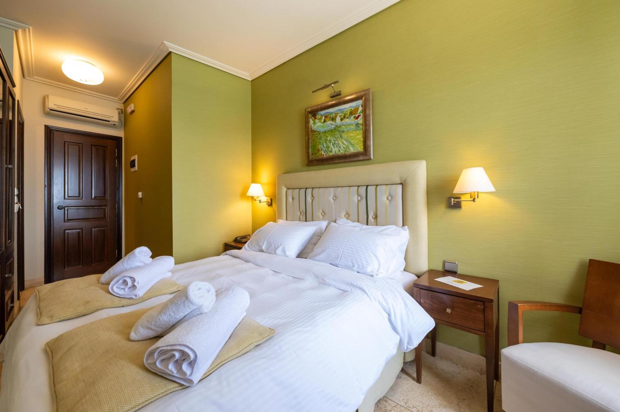 Hotel La Boheme à Gythio Extérieur photo